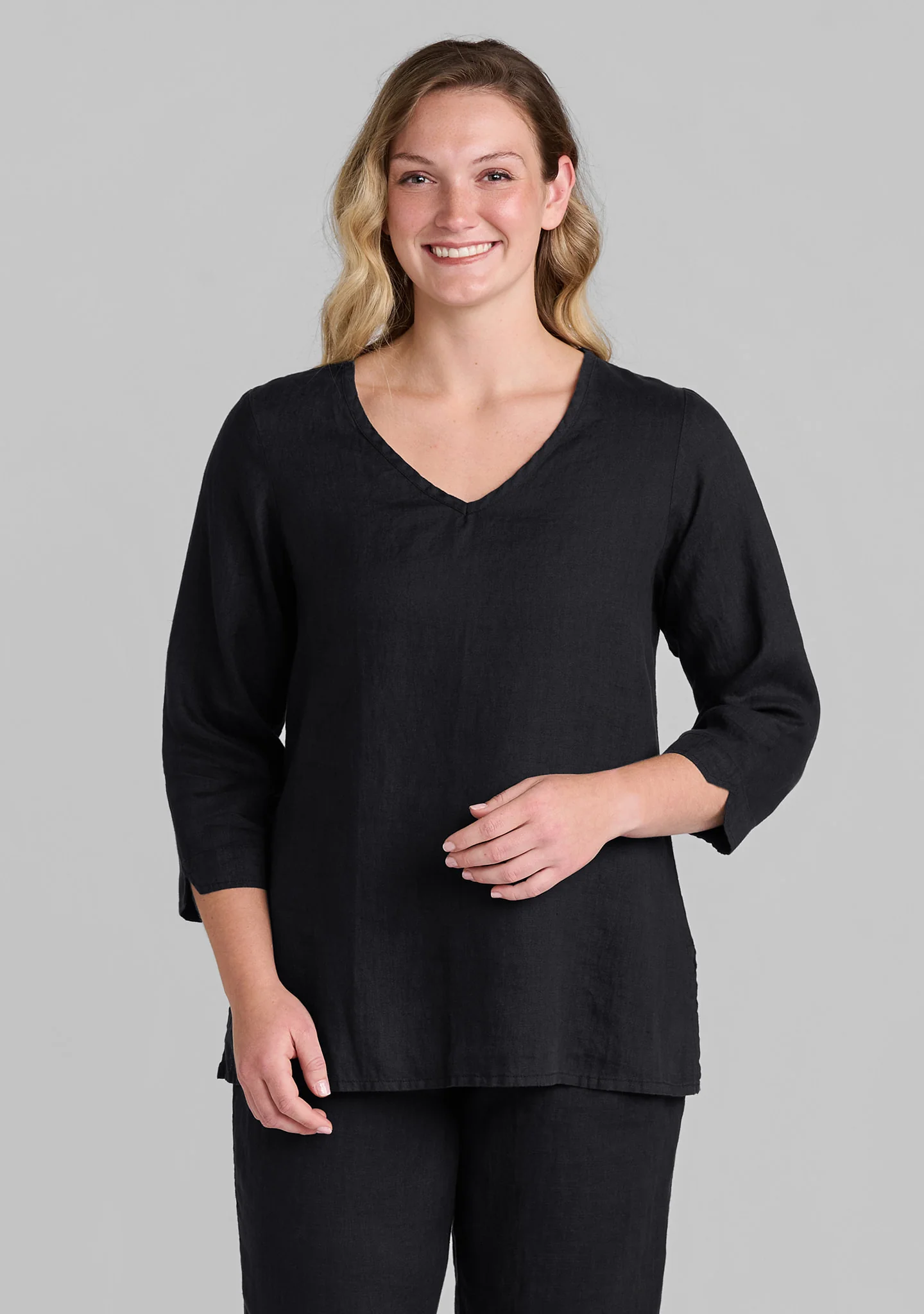 V Pullover - Linen Shirt - Image 3